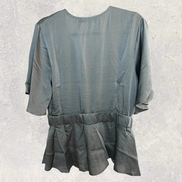 Bishop + Young GRAY Blouse Size LARGE NEW V Neck Flutter Sleeve Top Side Zipper - Picture 4 of 6